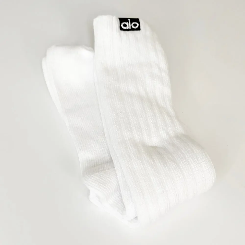 Alo Yoga Unisex Scrunch Socks White Ultra-Spft Women Men M Medium NWOT